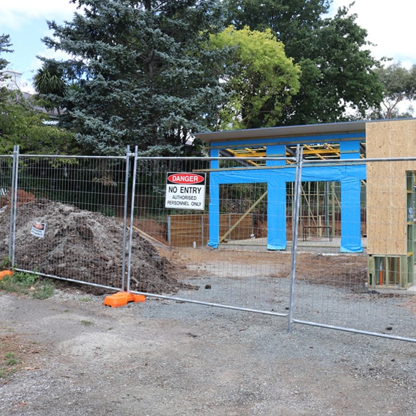 do you deliver and set up temporary fencing and what's the cost for this in Rudyard MI